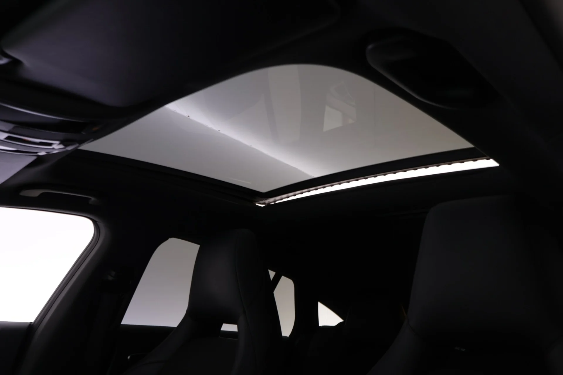 Car Image - oPgjudDCEegPQ4NLec4bf