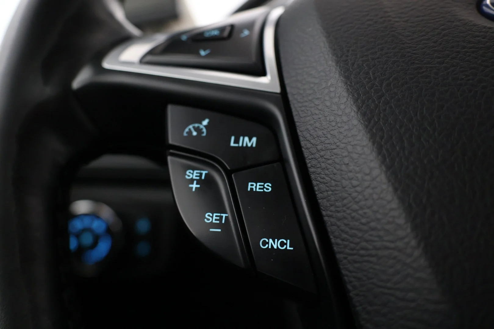 Car Image - 5VjyBknPQDnhwYeOqzQ6xf