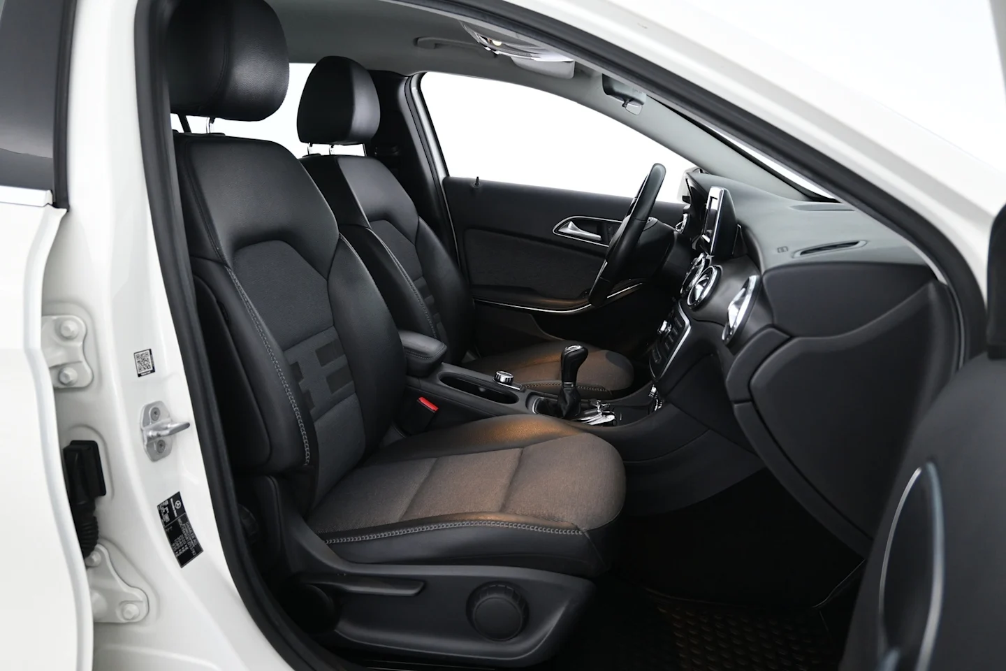 Car Image - KHRDGPXiODq2F16eiVCZm