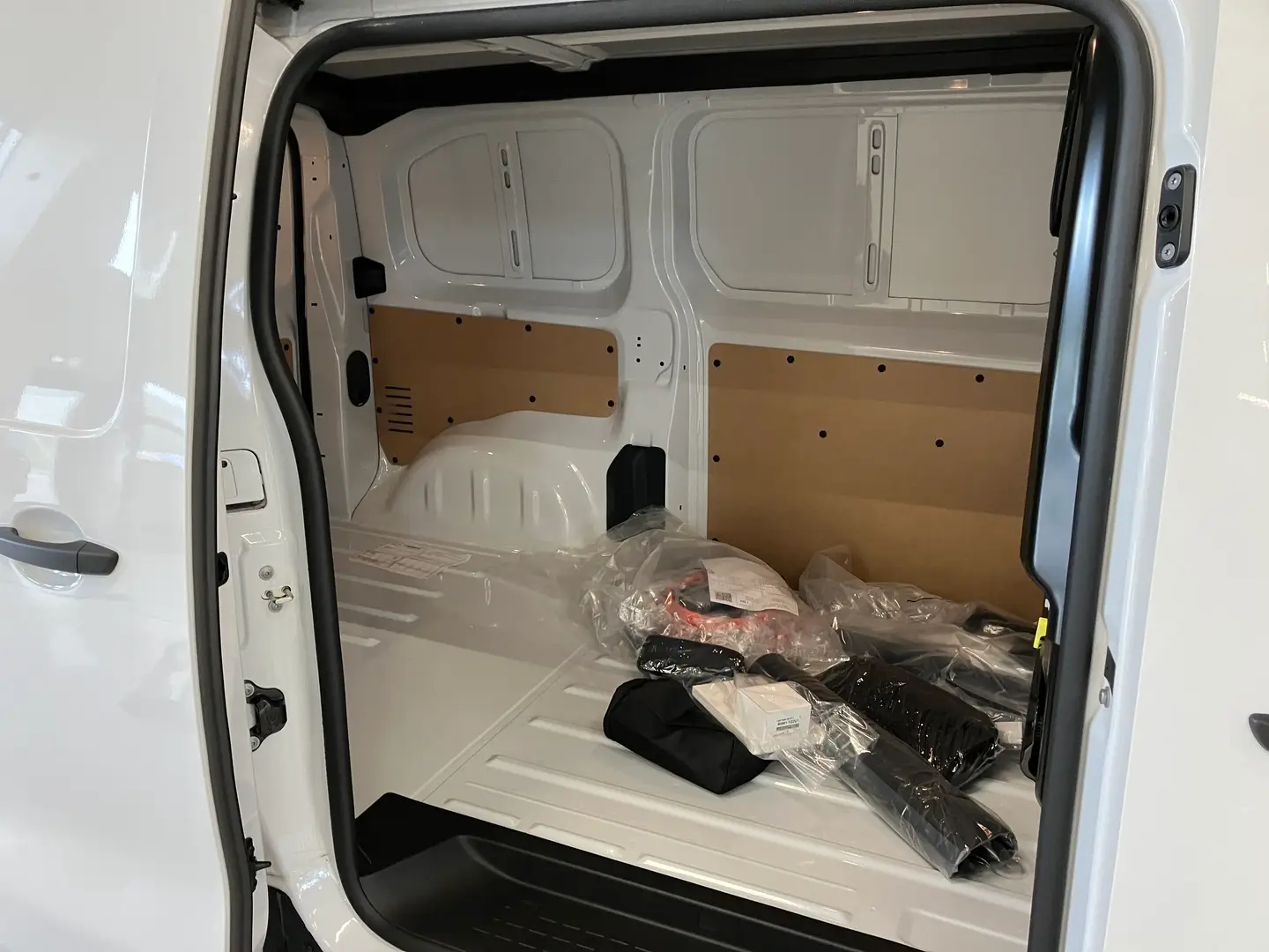 Car Image - 7AtFlWtqLuYqPumZRKfK9N