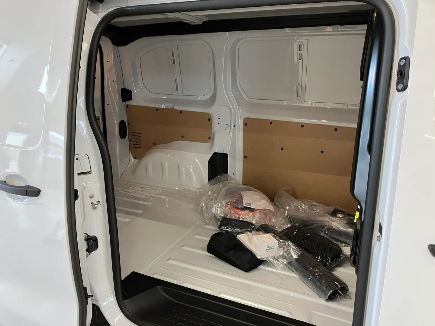 Car Image - 7AtFlWtqLuYqPumZRKfK9N