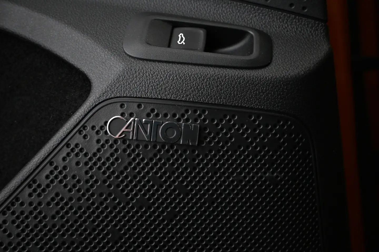 Car Image - 6fmWmKaAWtnI4s317w2a6t