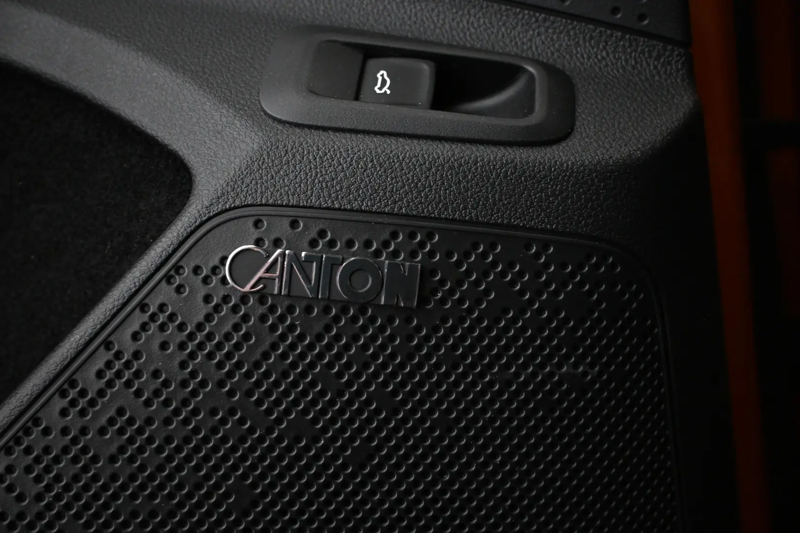 Car Image - 6fmWmKaAWtnI4s317w2a6t