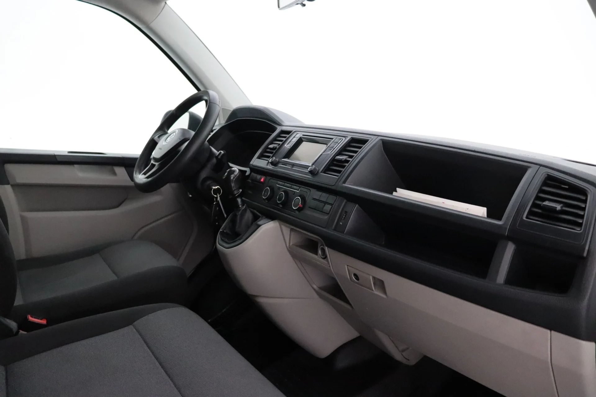 Car Image - 5YOZZQ4JNNlVicdN6fDKbD