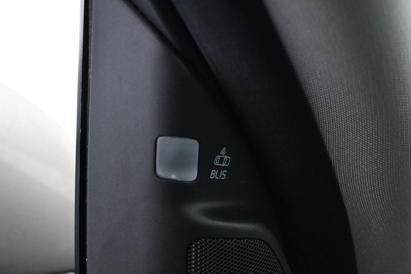 Car Image - 6EoKr2Oxc3DIiArkhc9LRu