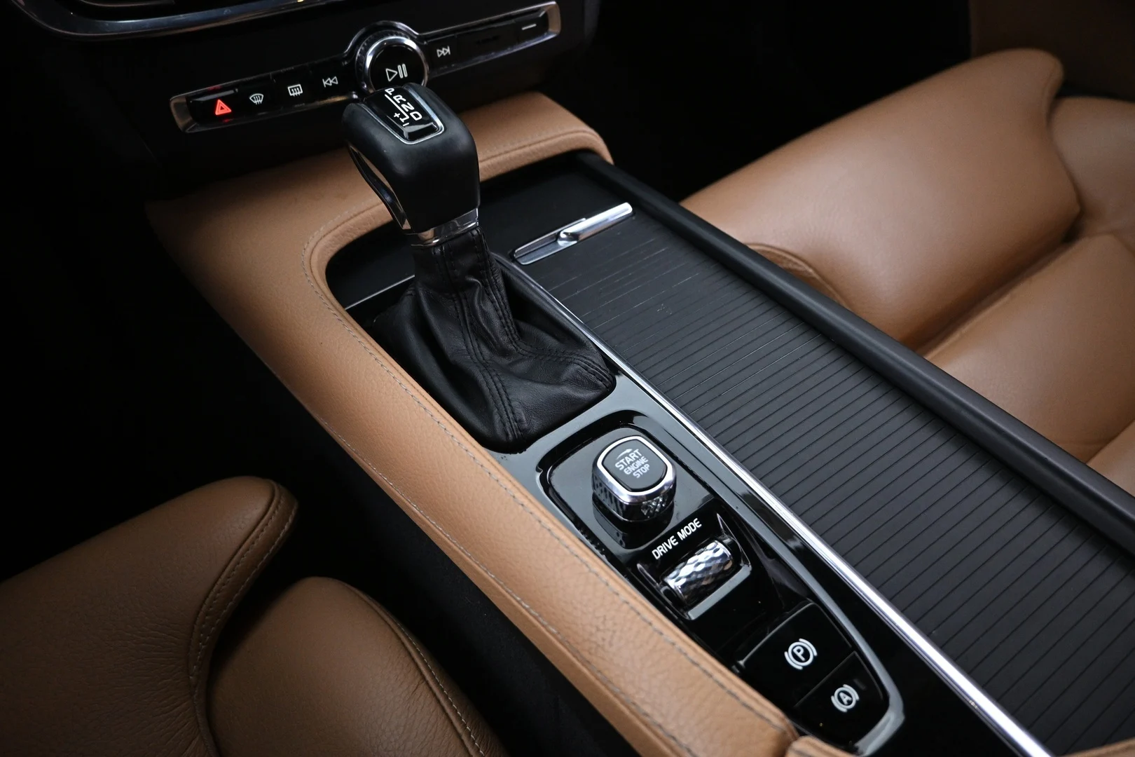 Car Image - 5MI1i7KVTqEuSePVPEeEXd