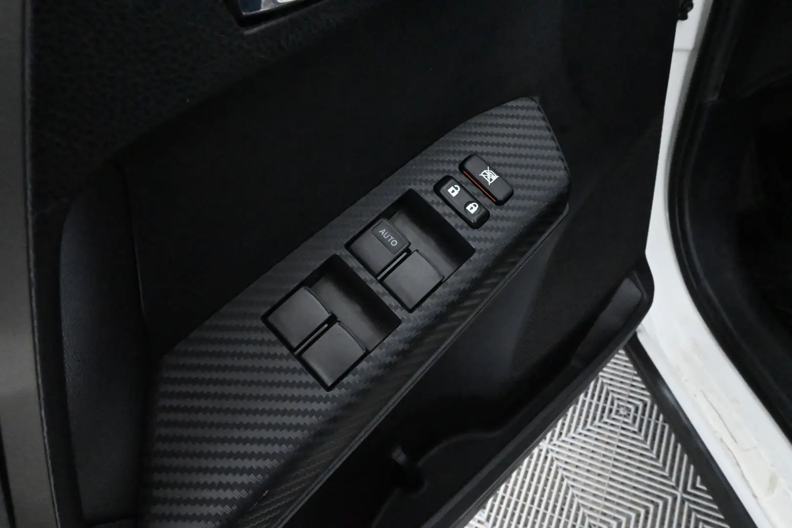 Car Image - 1XOsB2JFTyRvVx9mcamr8T