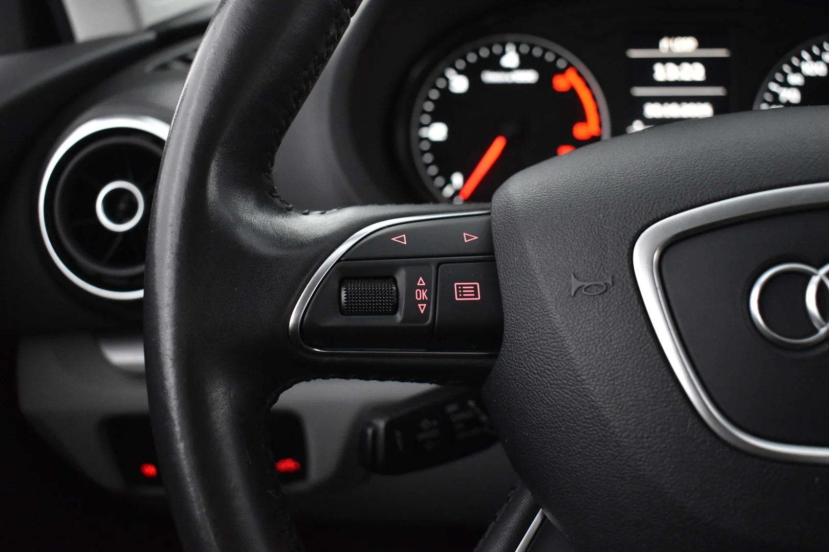 Car Image - 2DwVDjKwmhbReLruJUitrG