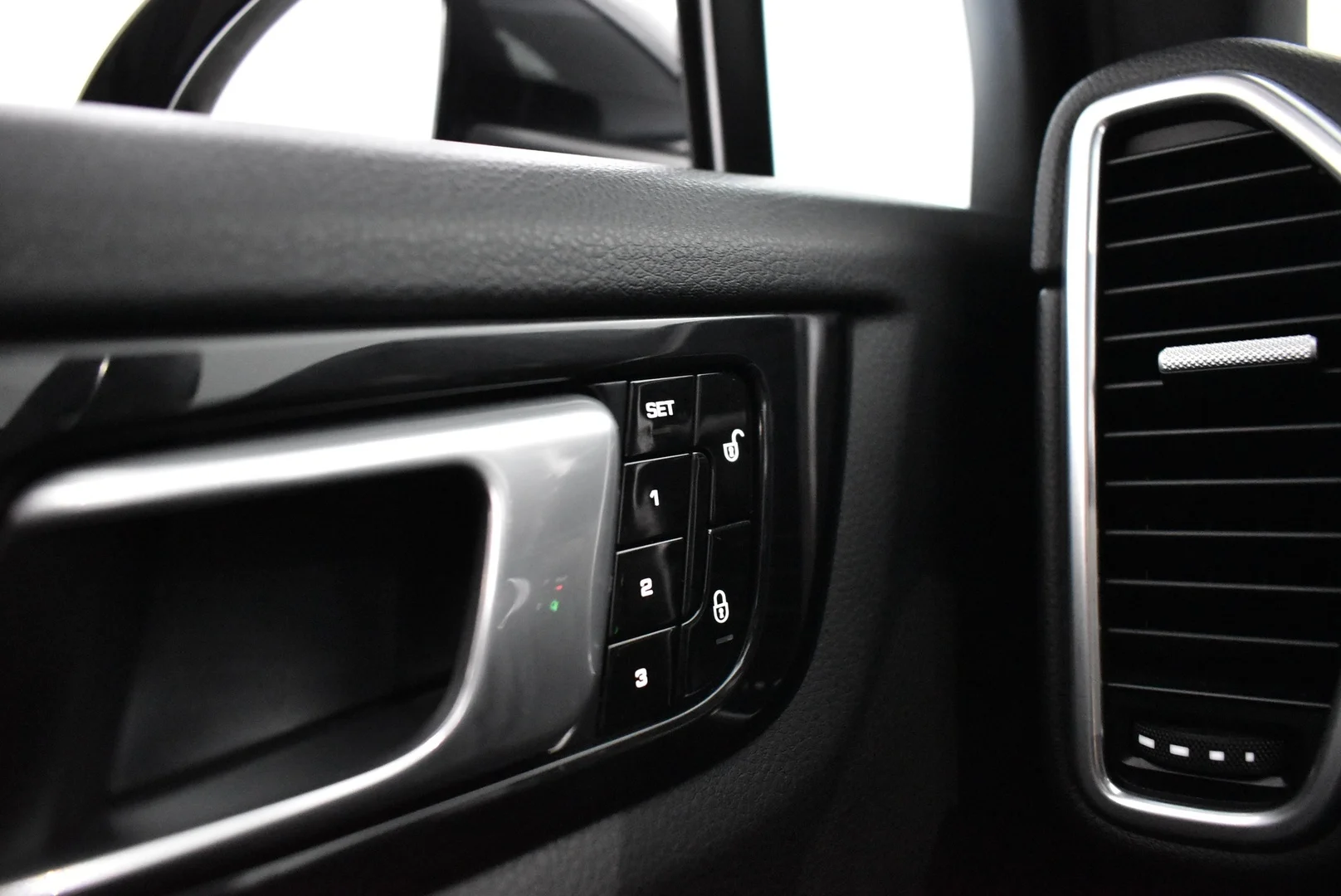Car Image - OFViQaBzb7KNjGehXVQHg