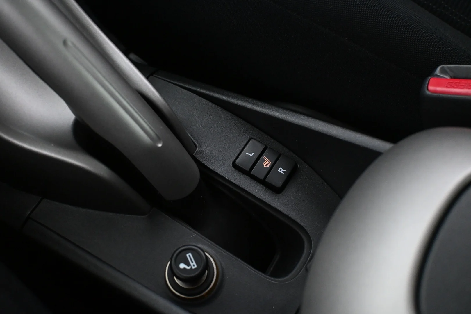 Car Image - 2iZ7bklGFdwb69Oa2PWwR4