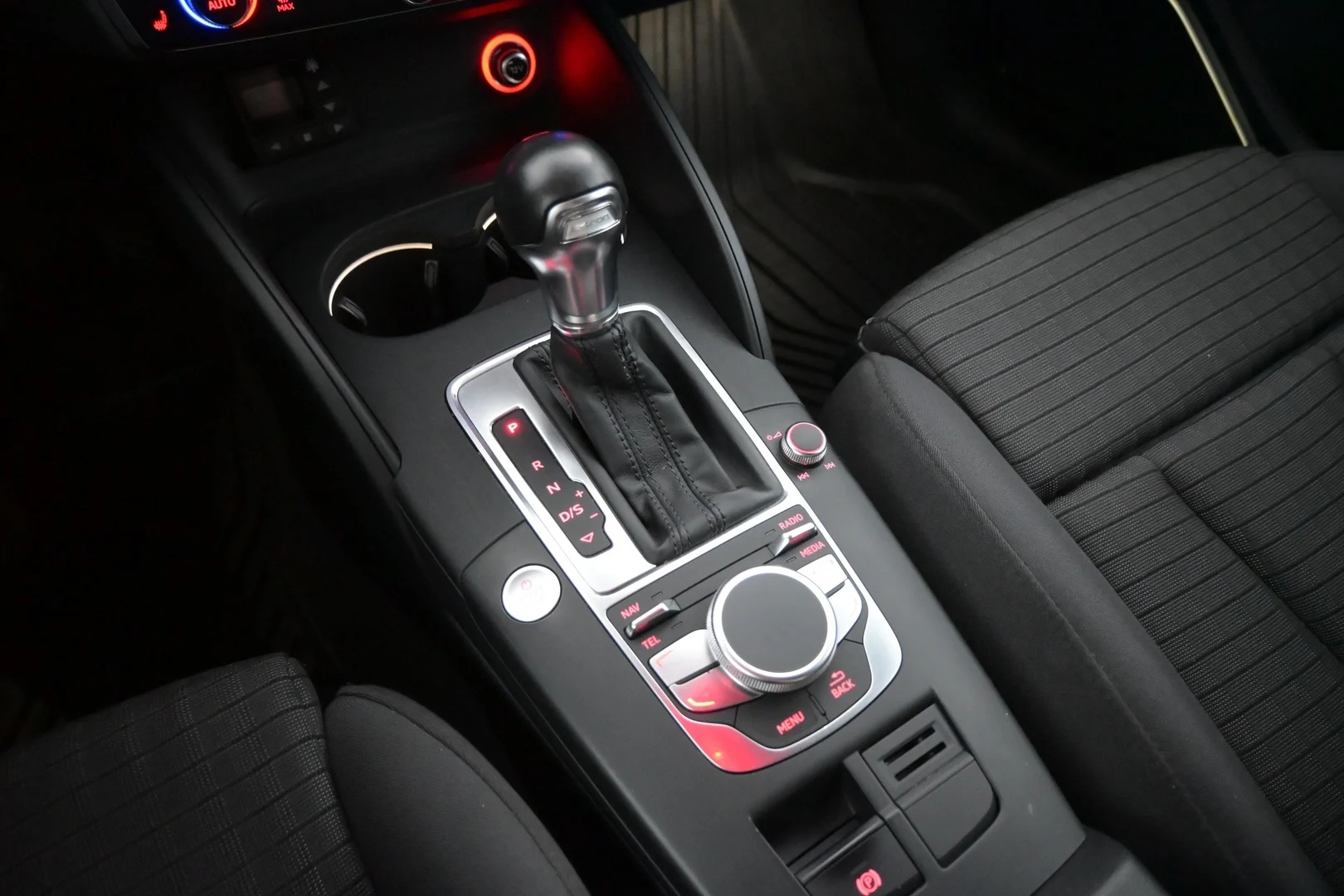 Car Image - 2T1Z4gp8GkD3vFnDovLffi
