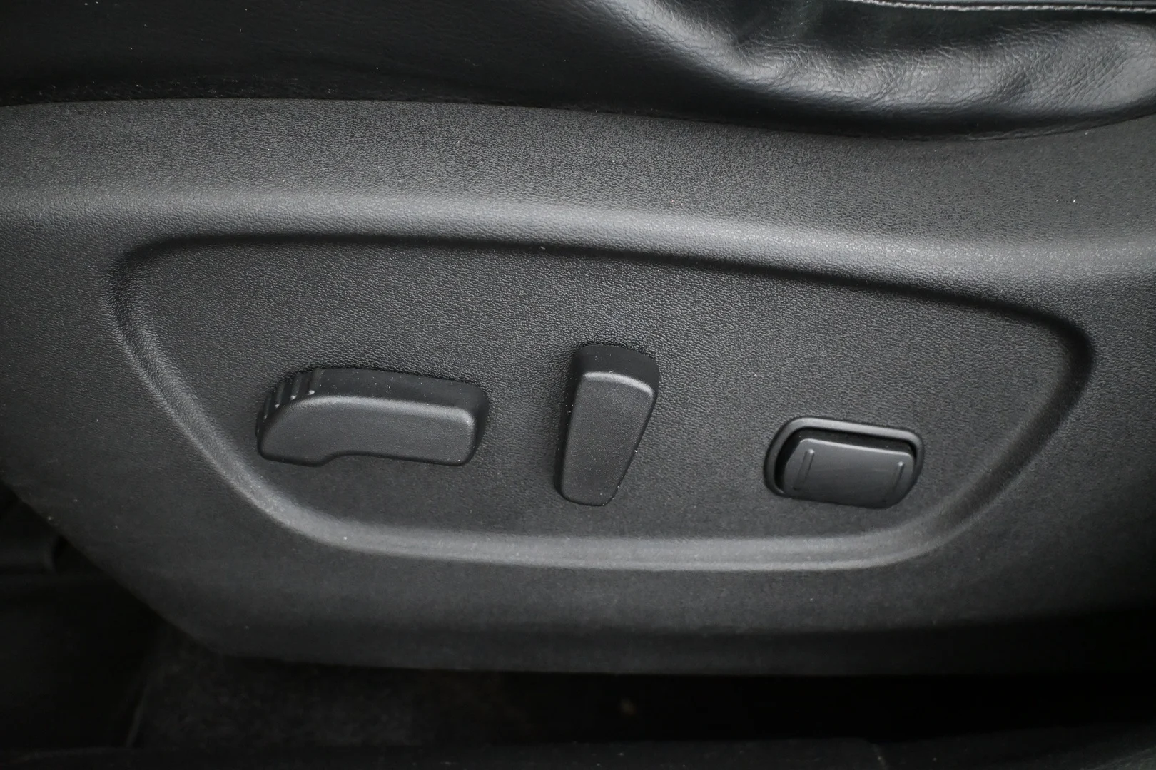 Car Image - 16vit5fUeQIr0U1JrUoOUs
