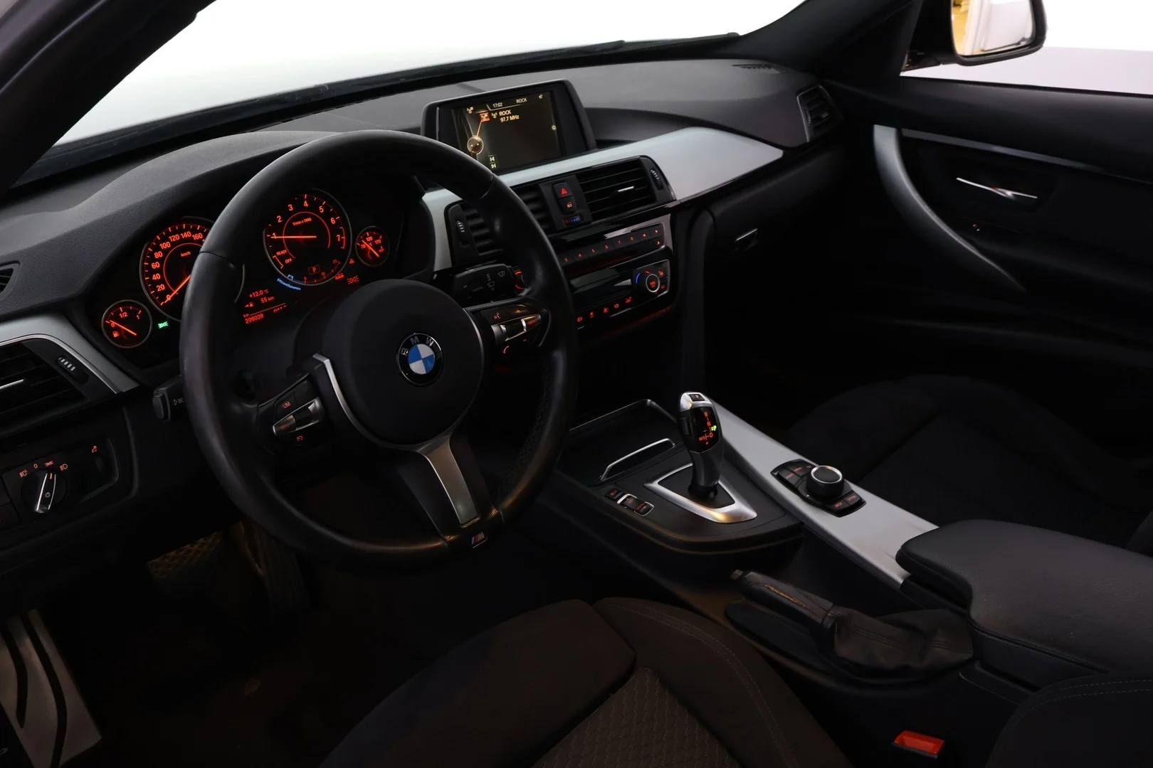 Car Image - 1qZz7qcoejEJu4R3Xla3ER