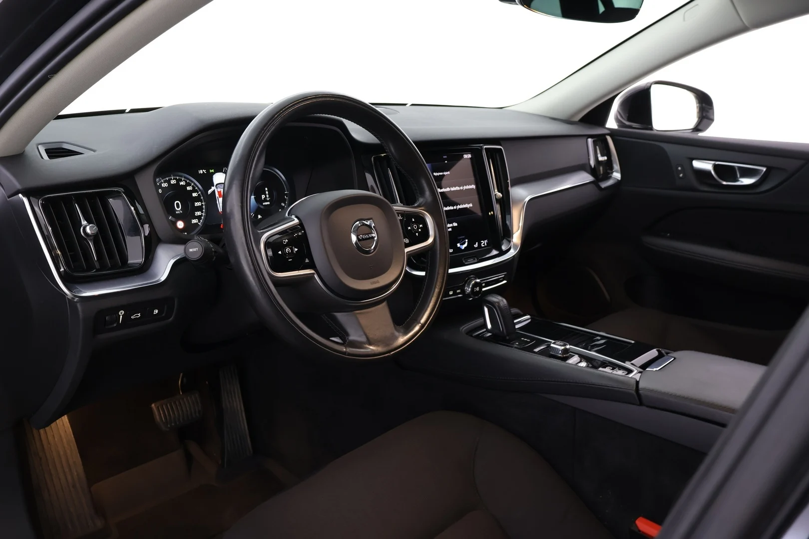 Car Image - svuKXvD721TefXCdGrN9N