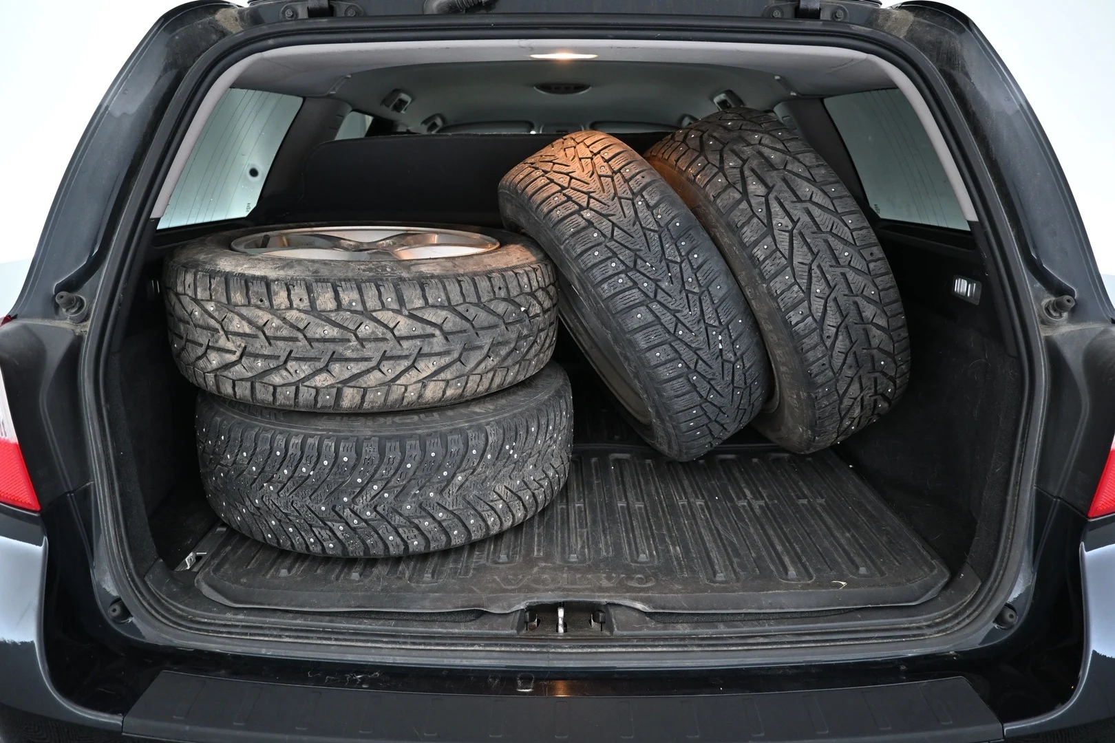 Car Image - 3a7pxGF3cNZm6fEywIAHnY