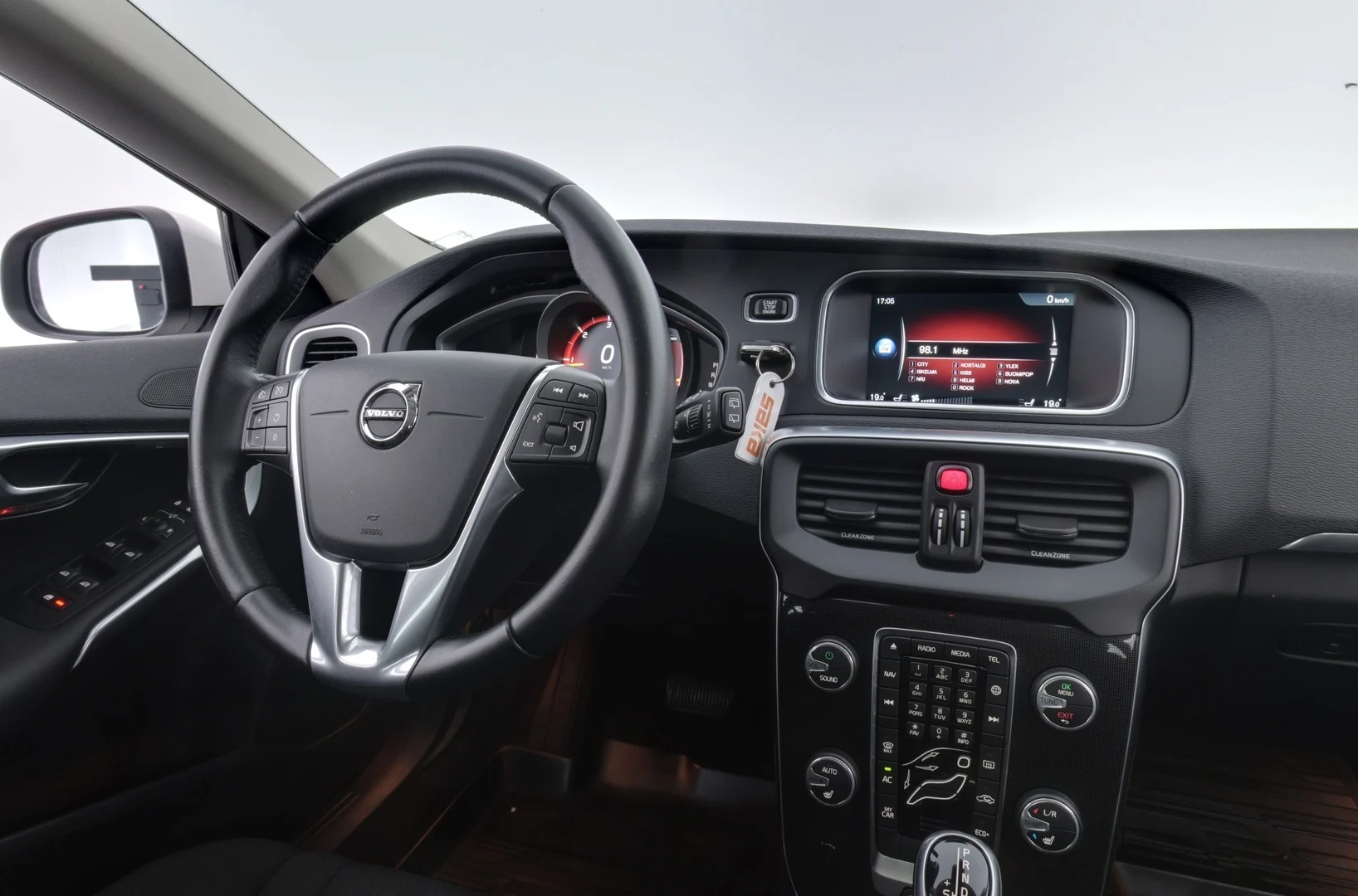 Car Image - WW41sonK7AyPEOYvI2Roj