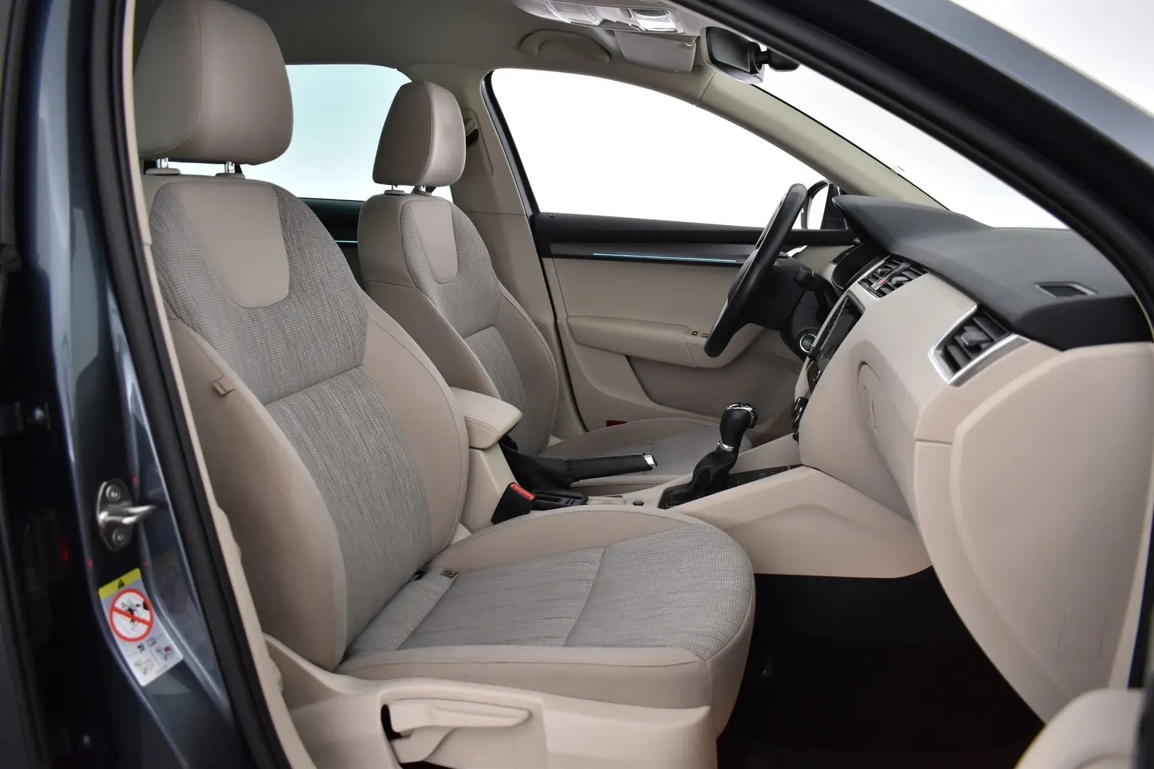 Car Image - 2A6N87Rp9LIGAb9RUVqpZJ