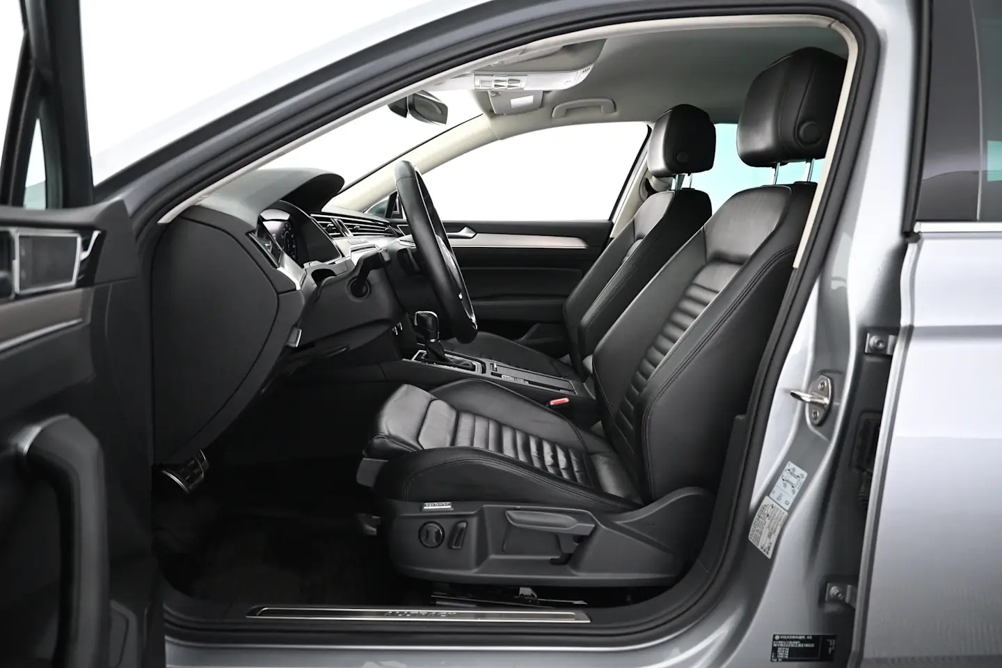 Car Image - 4MZi0NE4h3KdCmNKRxlbQt