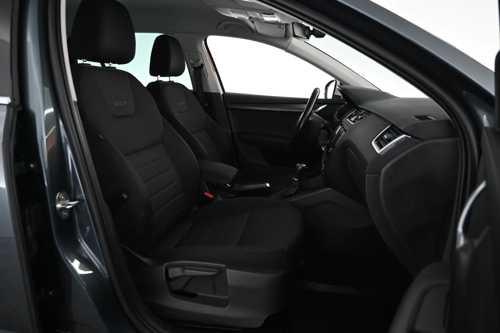 Car Image - 2ENxO85pcpdVr3J3Xudyyy