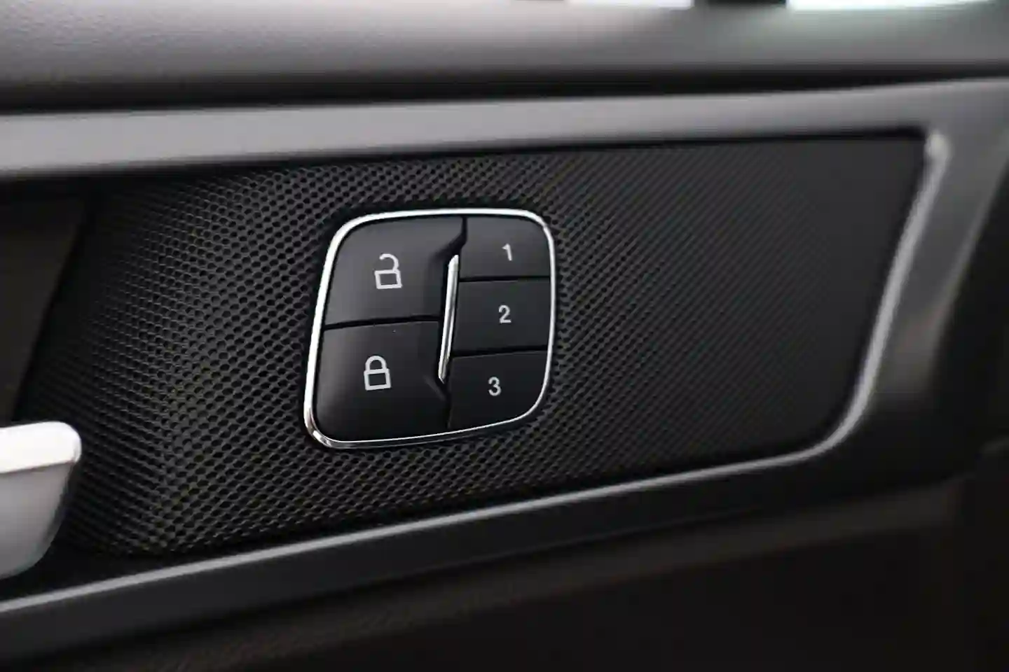 Car Image - 5G723KLFhYW5ch2g9BLFhE