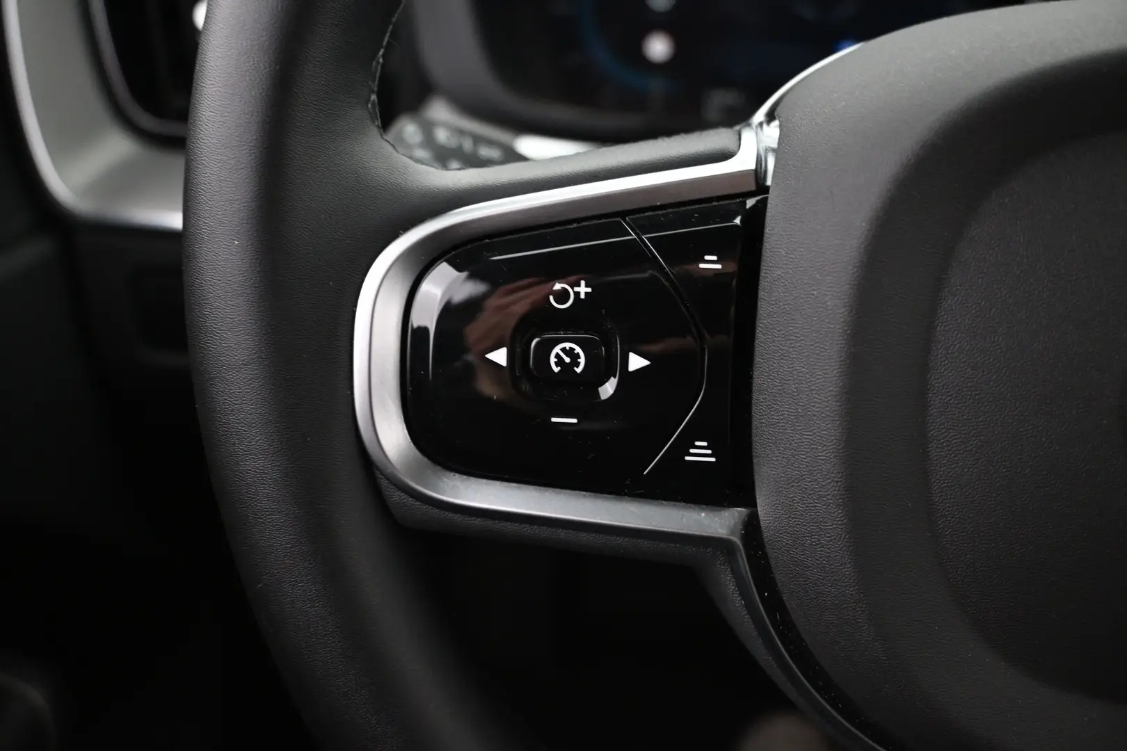 Car Image - 3F3bcpxmFnjolCL2mA46uL