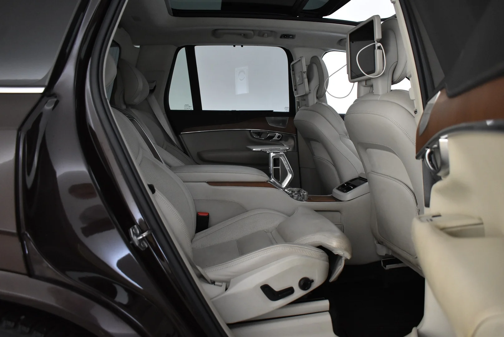 Car Image - z51cht9PwUayRfCMKaHQ3