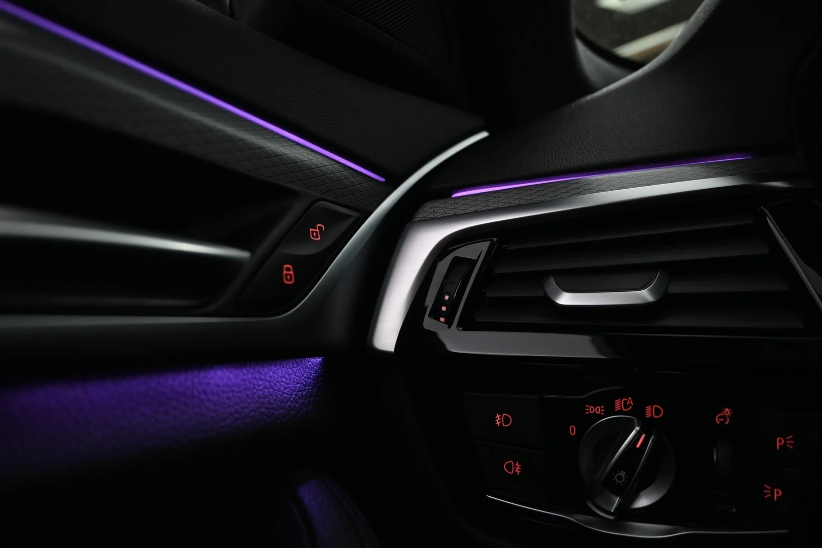 Car Image - 4N8UIuTFQiMgfUQWyE8DDJ