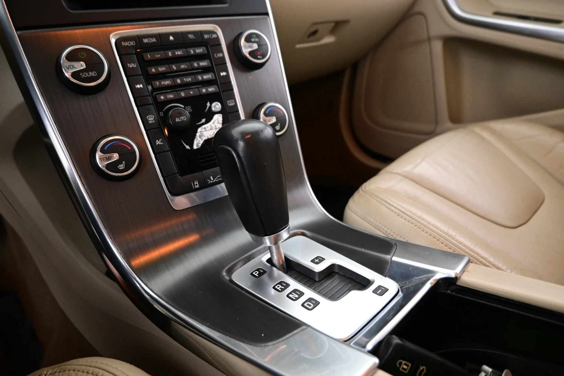 Car Image - 5zNSzg8y088li3l9khBWwp