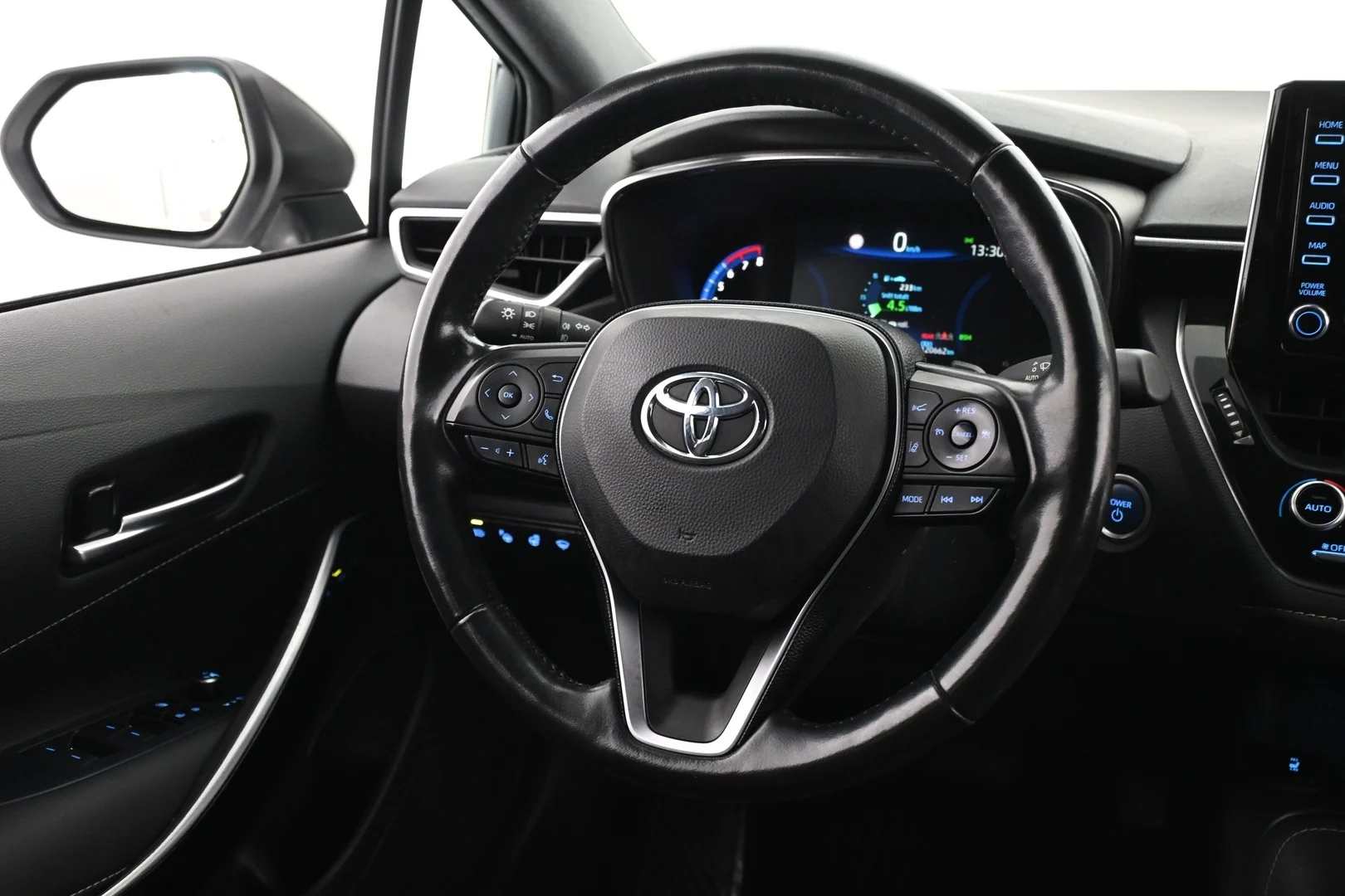 Car Image - 5NkLYYiDUjrs1ew9ku4xX