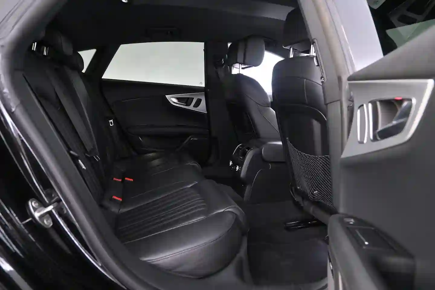 Car Image - 4vZA4TXxZTKUvXRzIKnhdy