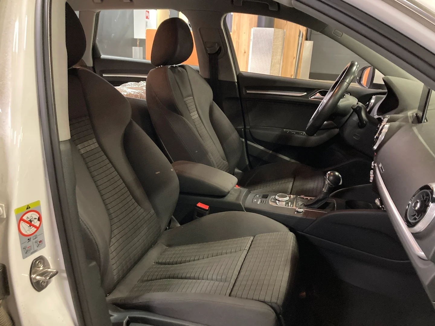 Car Image - OxDdxeDfbuissRTyypvHE