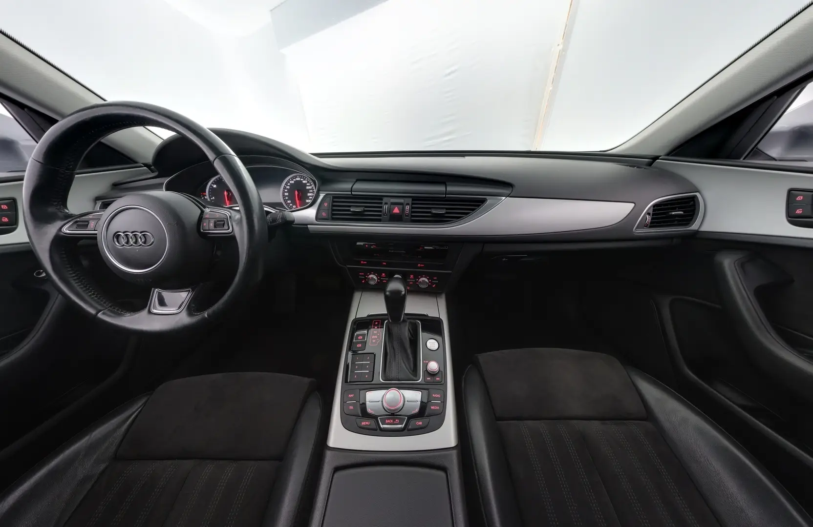 Car Image - 38offIIEqNCyQxdQmrHOOp