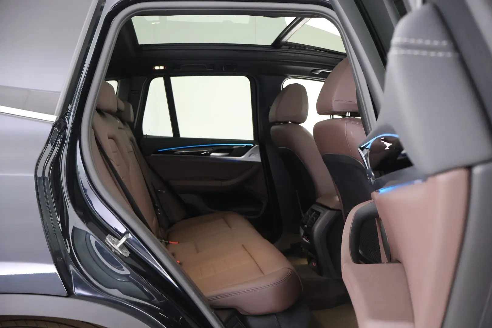 Car Image - X2DBPdBJK0BOHbaUUcaca