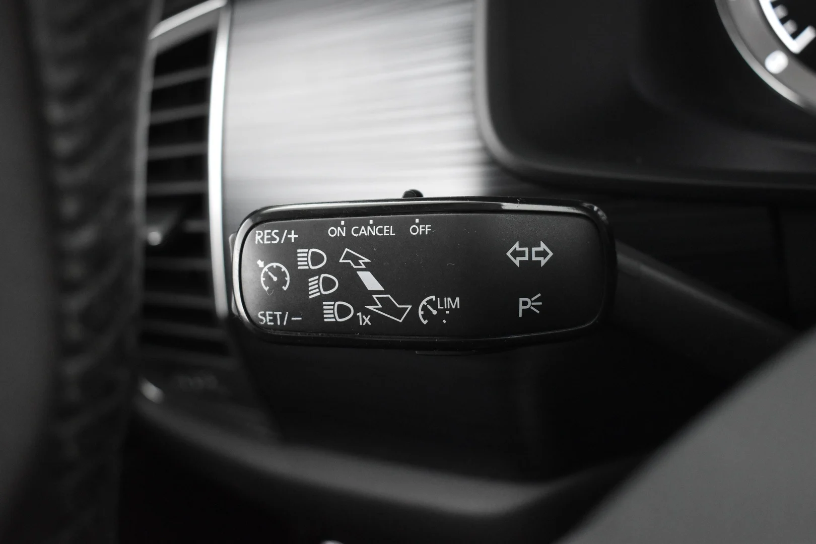 Car Image - 1LNWExdKiV3LTYqpGiTpAT