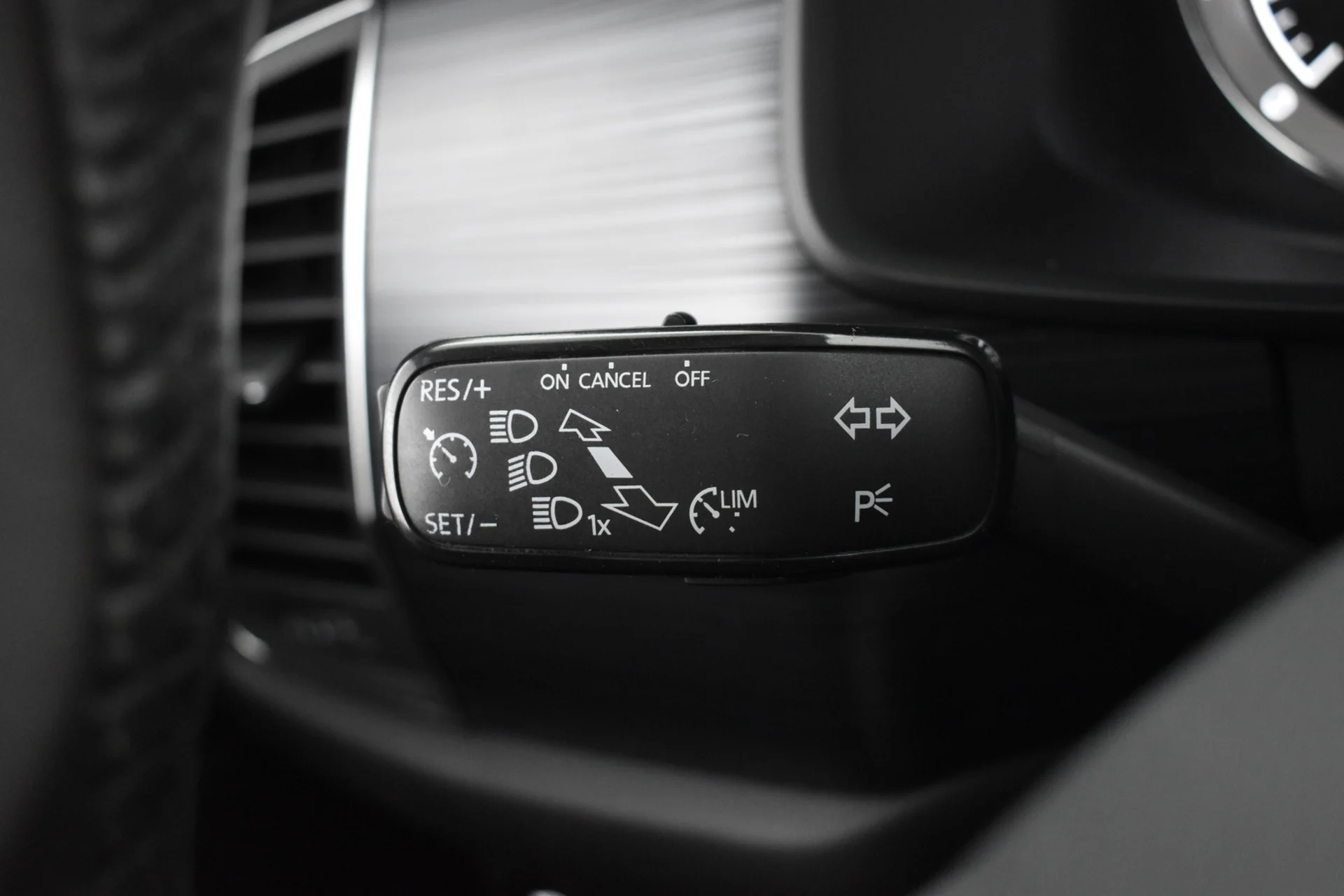 Car Image - 1LNWExdKiV3LTYqpGiTpAT