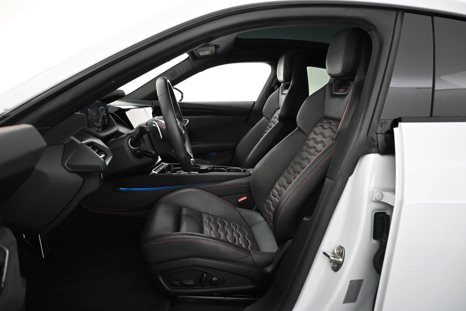 Car Image - 6jITkmC8Ad51CZDk4w6hJe