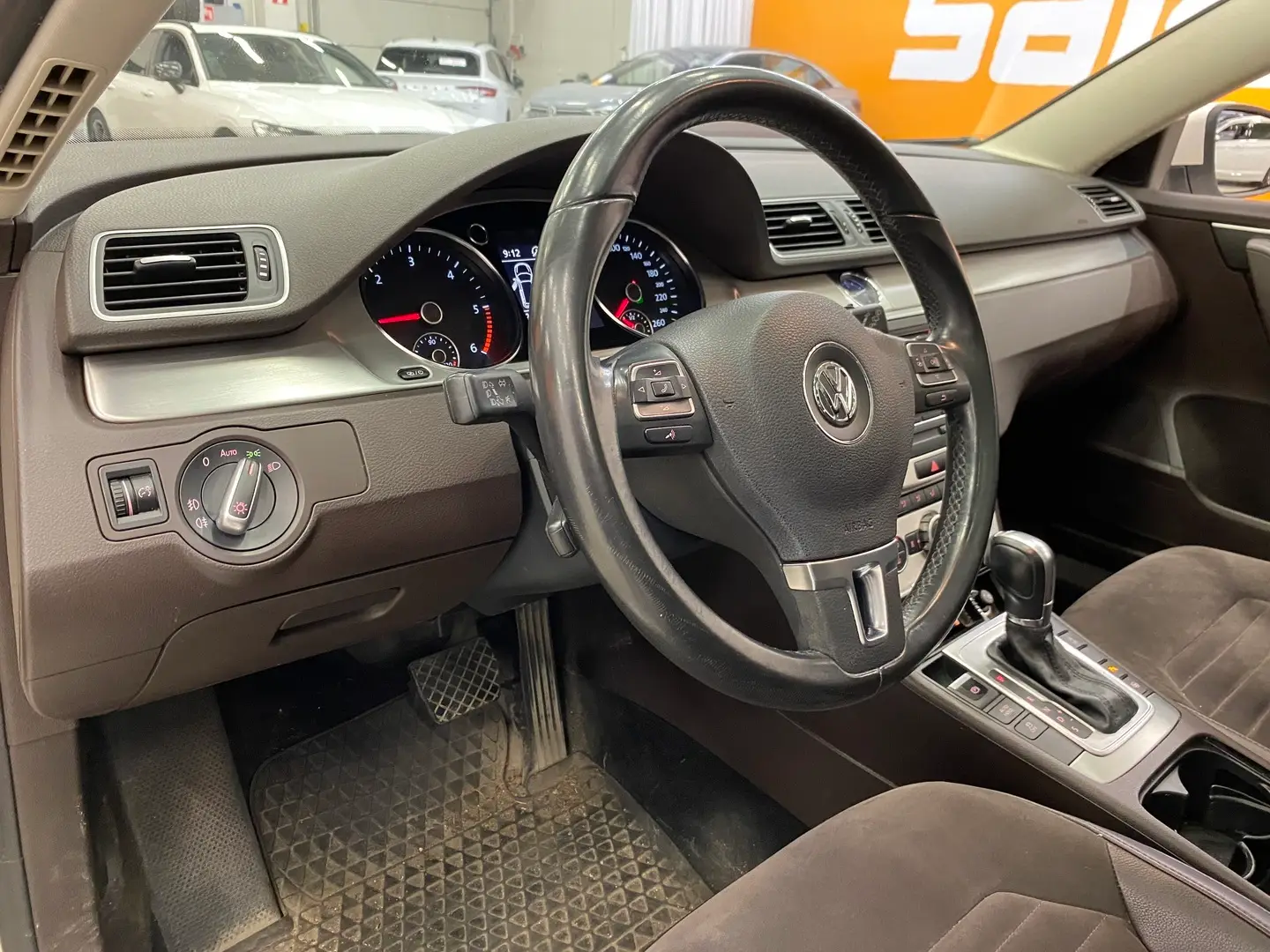 Car Image - 5cVqY1iJ1jtSrhnDeU2JNG