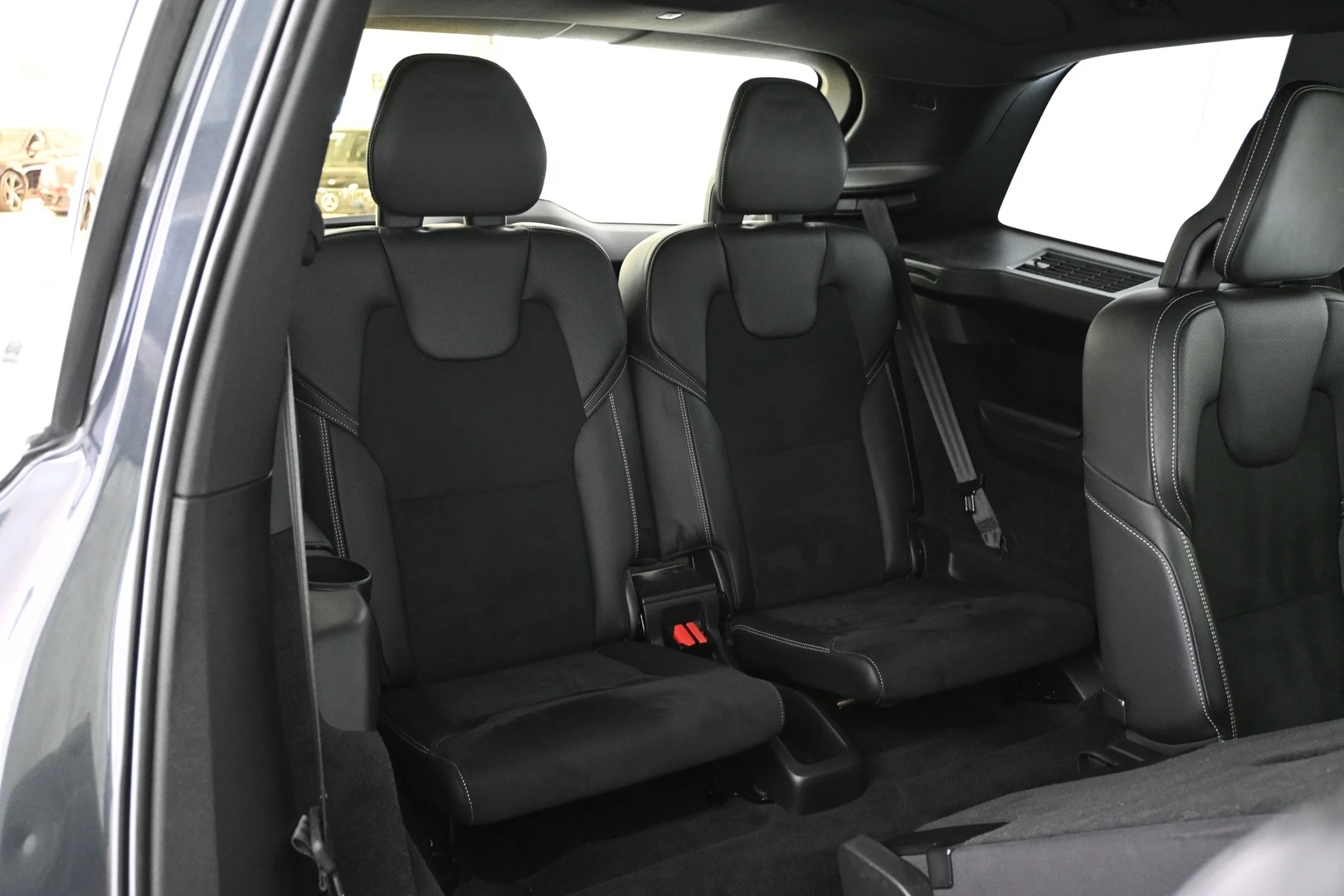 Car Image - OA0GS9tcnkzoU4BYm9eBL
