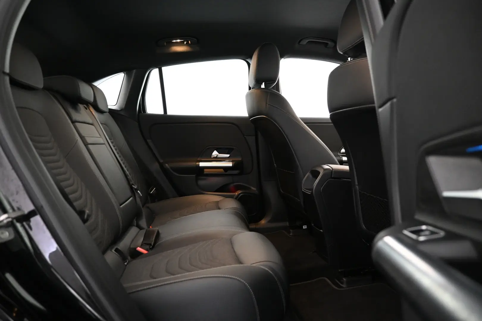 Car Image - uhrAahCGLl4loxZAeZUNF