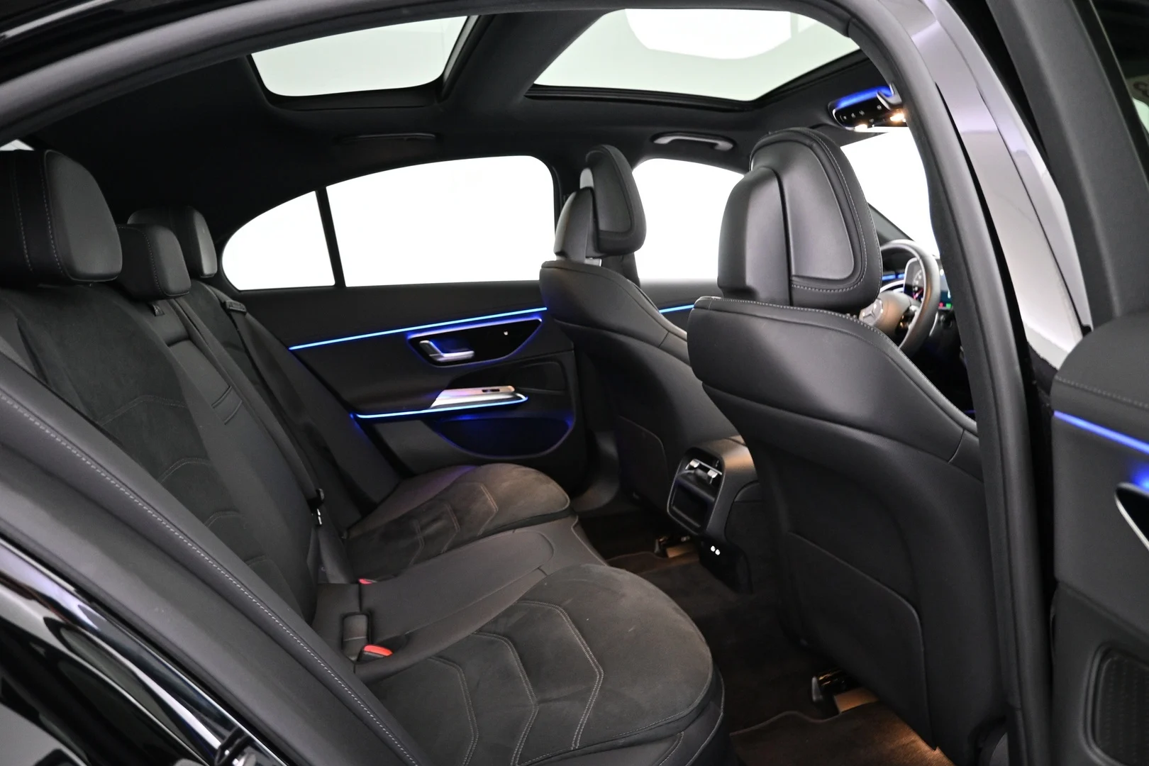 Car Image - 3fNff1pvpzOSn9Sm7QIuCR