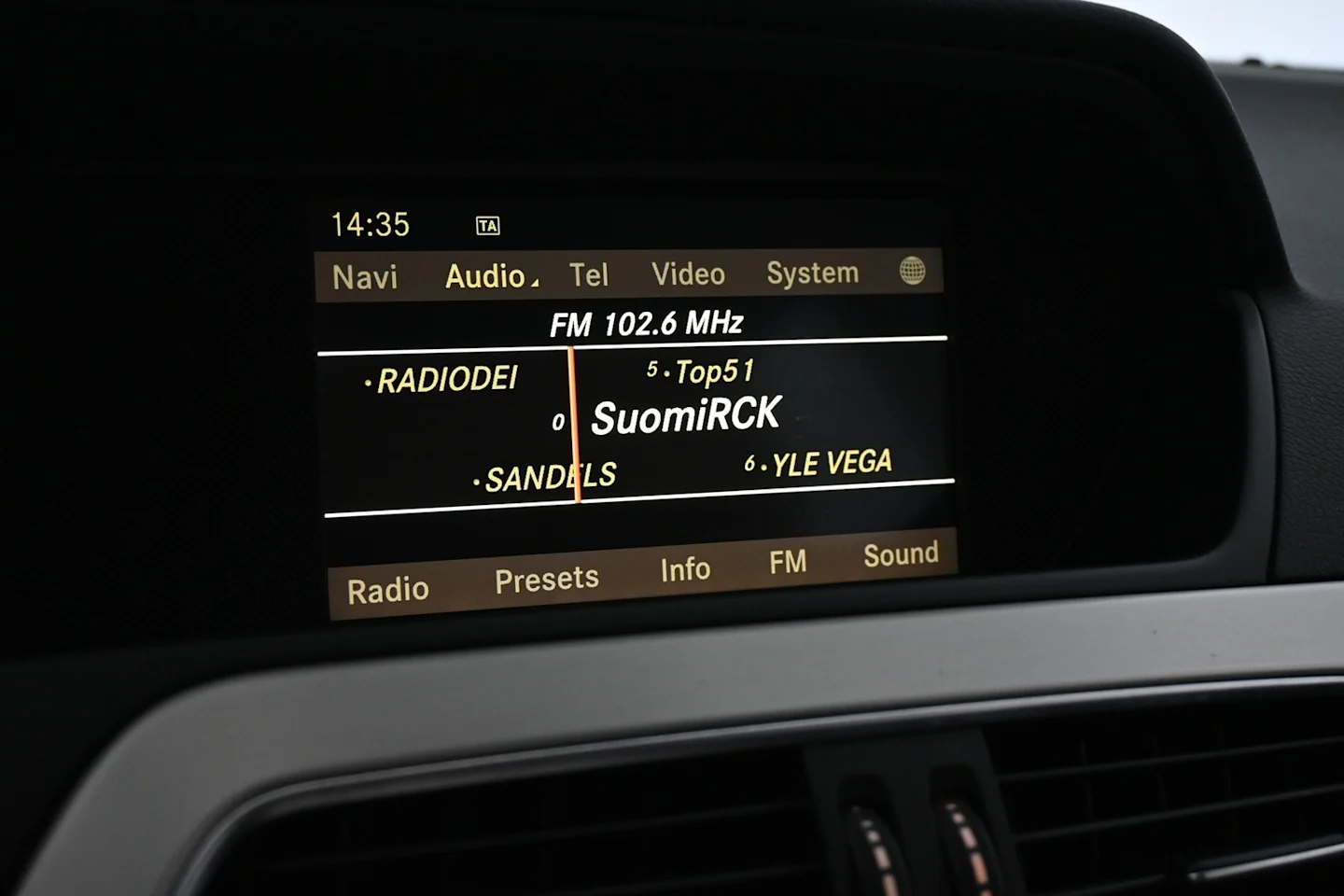 Car Image - Vd2DKOTgNk8j20LxE4E9e