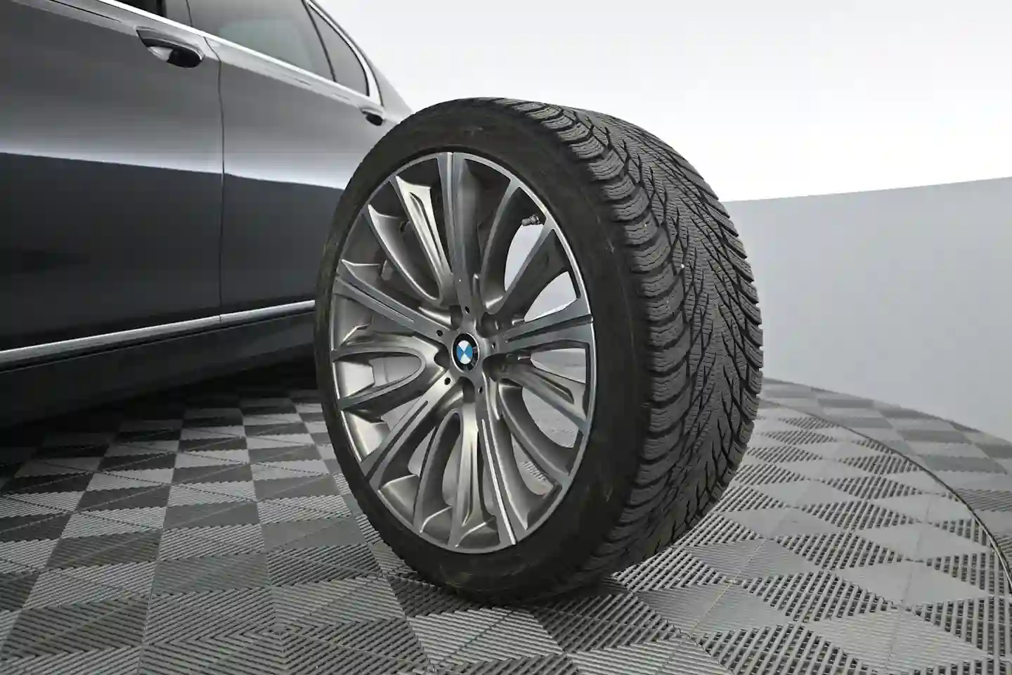 Car Image - 6785V2LtQNyojPl7jlm7Wr