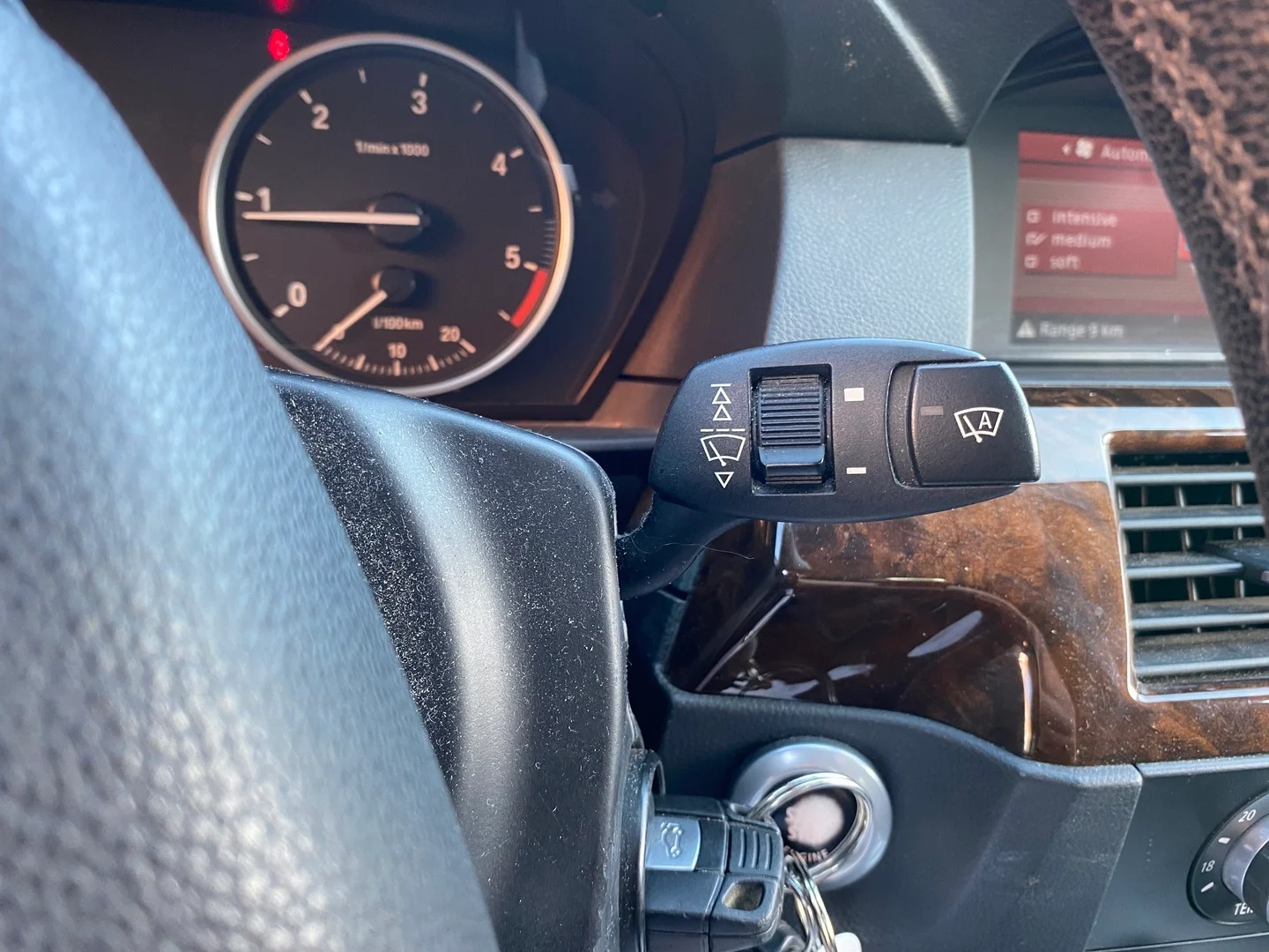 Car Image - EGrX7mgHIlW8g0B75oRCE