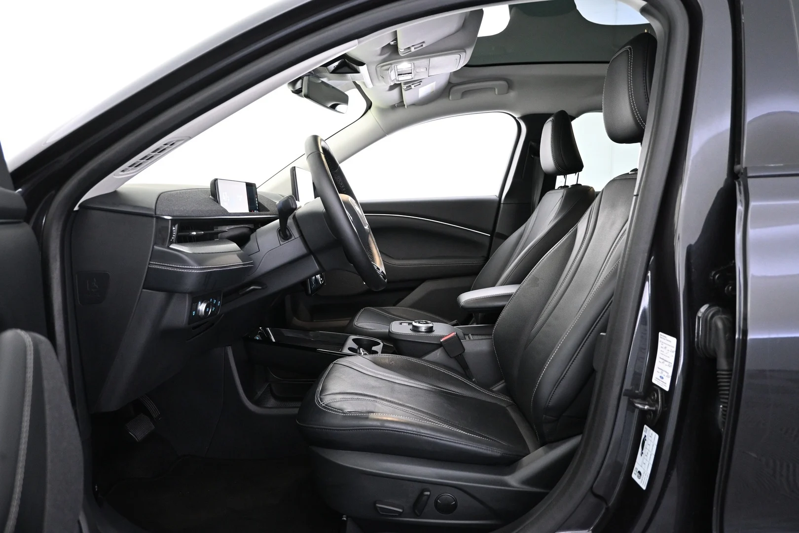 Car Image - 10a7kPofLwFRlh2ixuABI2