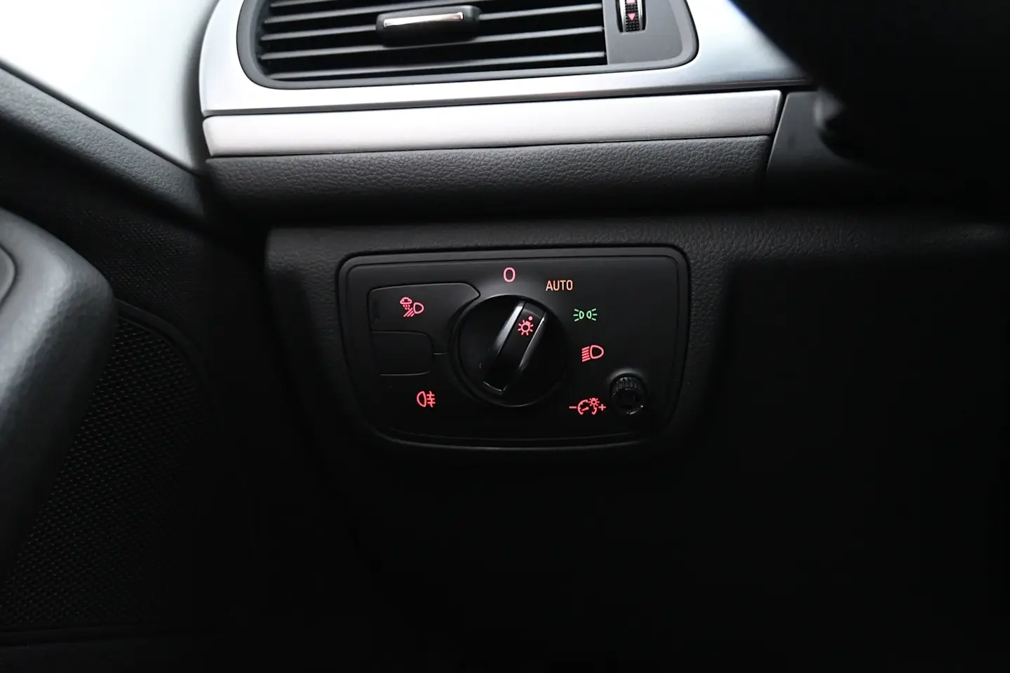 Car Image - 2bzuuQ6DpebRMZEpOcptuF