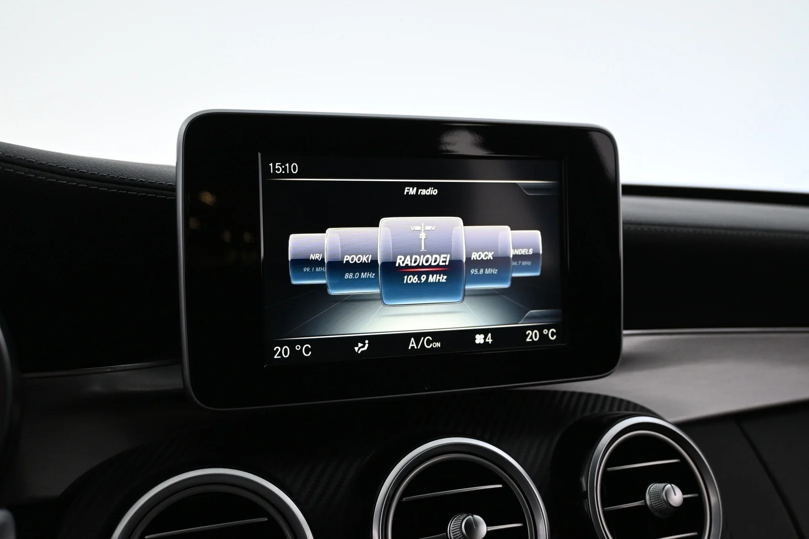Car Image - 32pkXwHsruwF1wnhBdhBq