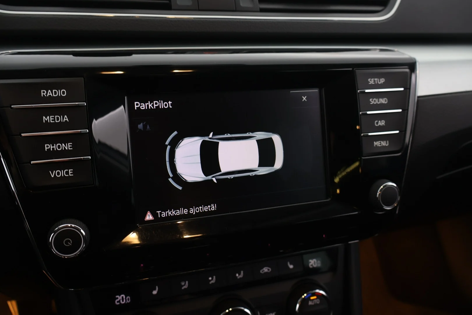 Car Image - 6KzEWNFsrb1lSSNhStfaI8