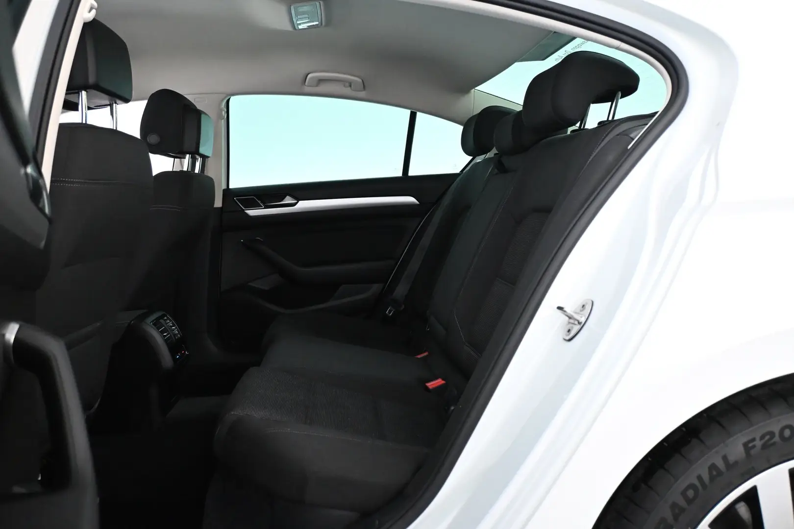 Car Image - 1fSmpqHeoIpLdqpKE7DISp