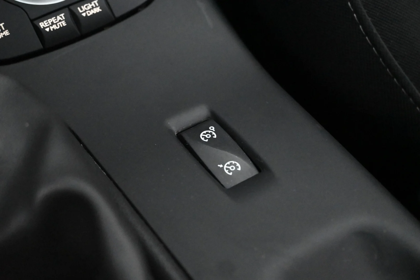 Car Image - 7cw0kXgJYNLVfUiTIq70S3