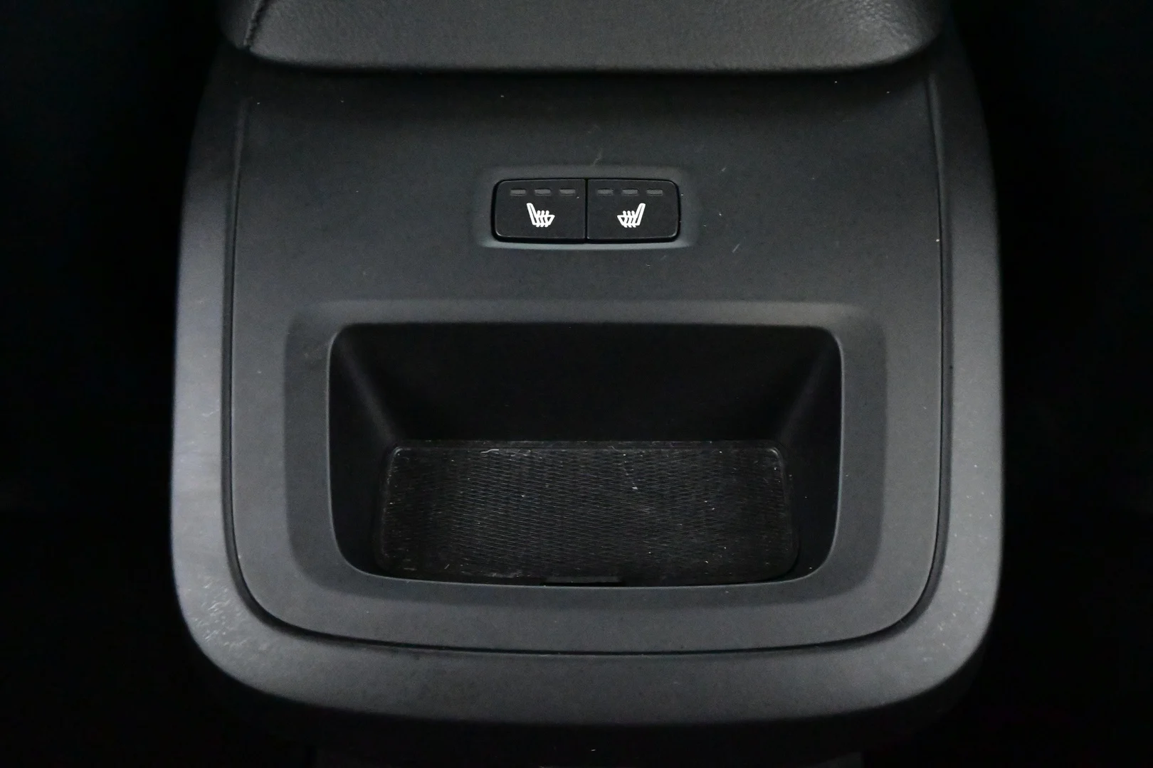 Car Image - 2Ud8olD4r3oo1hCGaEXaan